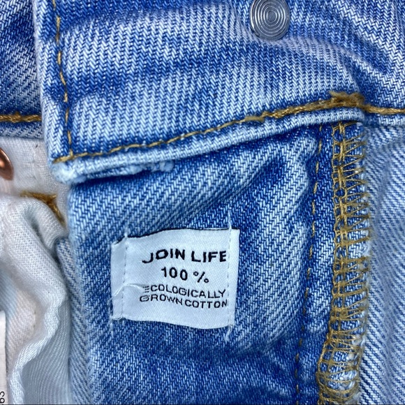 ZARA High Waisted Light Wash Denim Shorts - Picture 7 of 8